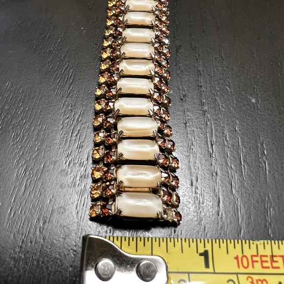 Estate Jewelry Bracelet in Amber, Beige, and Brown Gem Stones - Picture 3 of 6